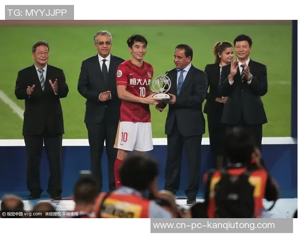 中国与塞尔维亚决赛激战正酣谁将捧起冠军奖杯的荣耀时刻